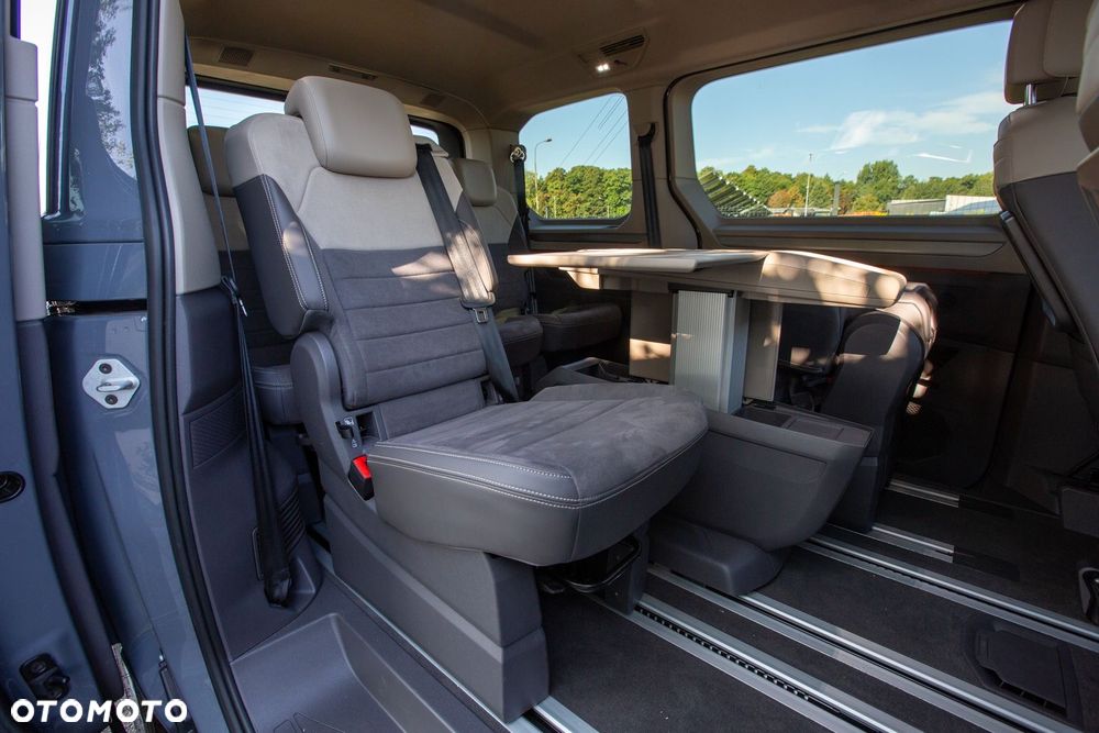 Volkswagen Multivan - 7