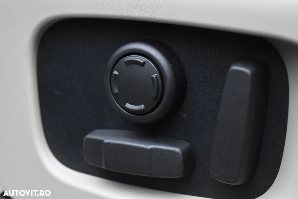 Land Rover Discovery 2.0 L SD4 HSE Luxury - 23