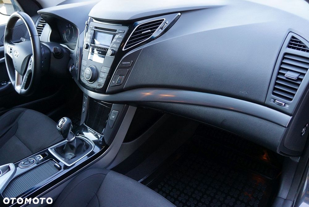 Hyundai i40 i40cw 1.7 CRDi Fifa World Cup Edition - 11