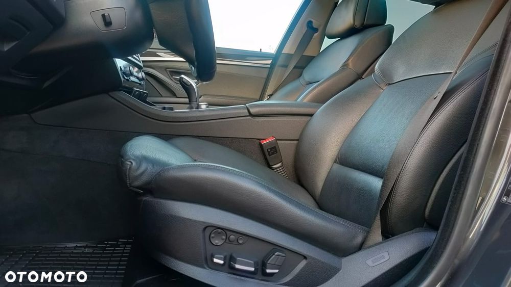 BMW Seria 5 525d Sport-Aut - 20