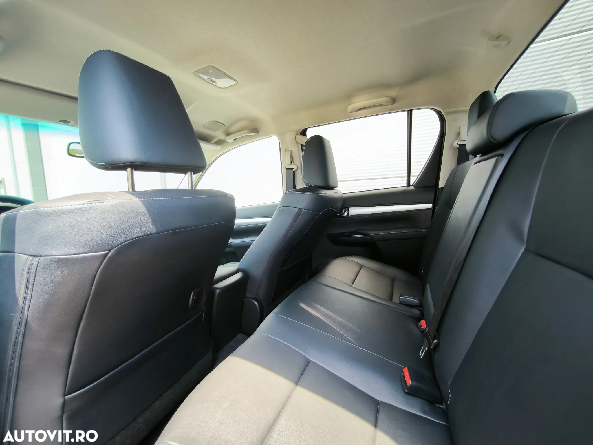 Toyota Hilux 2.4D 150CP 4x4 Double Cab AT Executive - 9