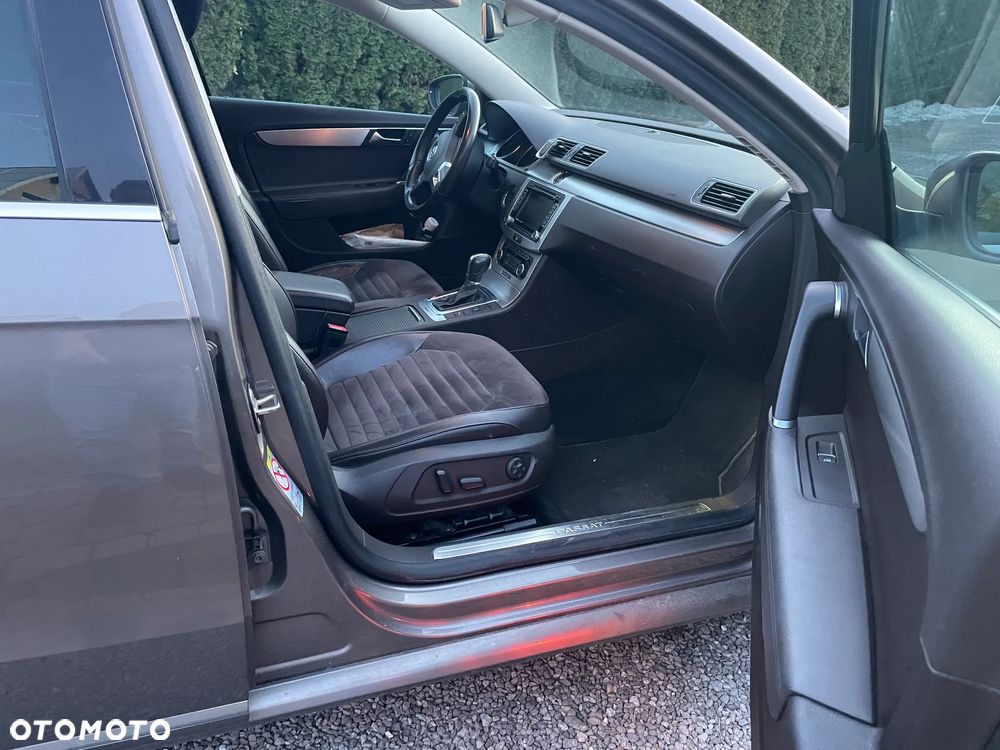 Volkswagen Passat 2.0 TDI 4Mot Highline DSG - 2