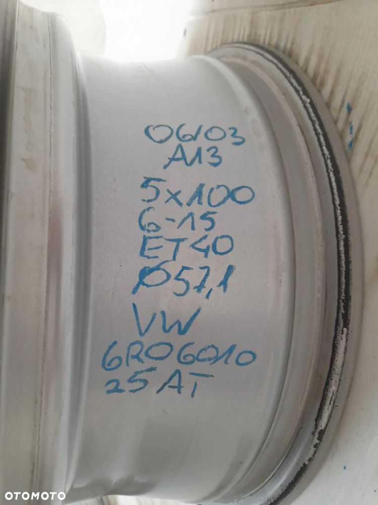 Felgi aluminiowe Volkswagen OE 6R0601025AT 6.0" x 15" 5x100 ET40 - 12