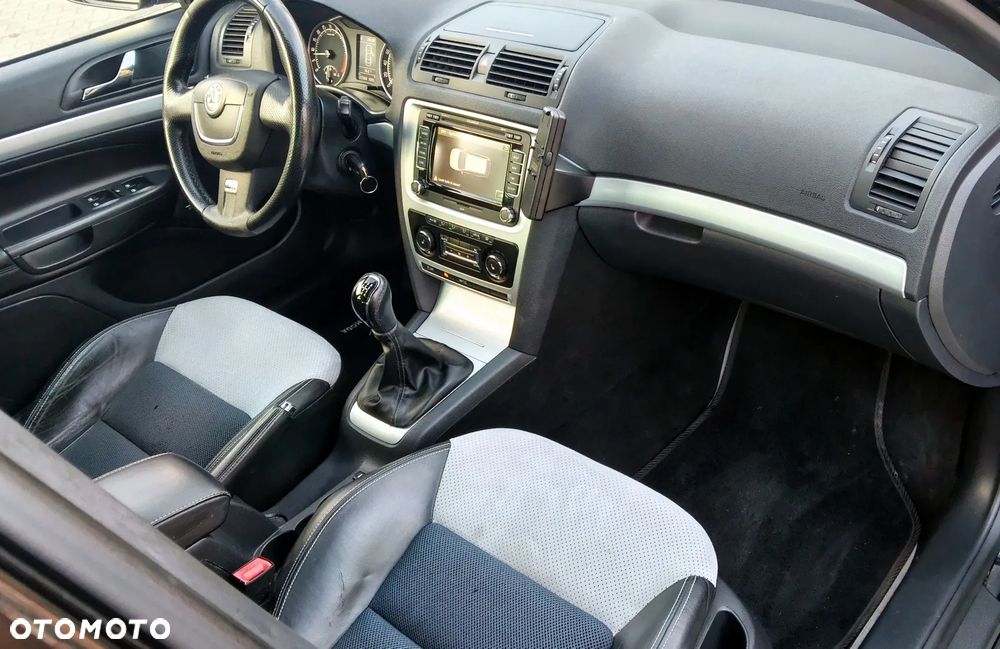 Skoda Octavia 2.0 TDI RS - 11