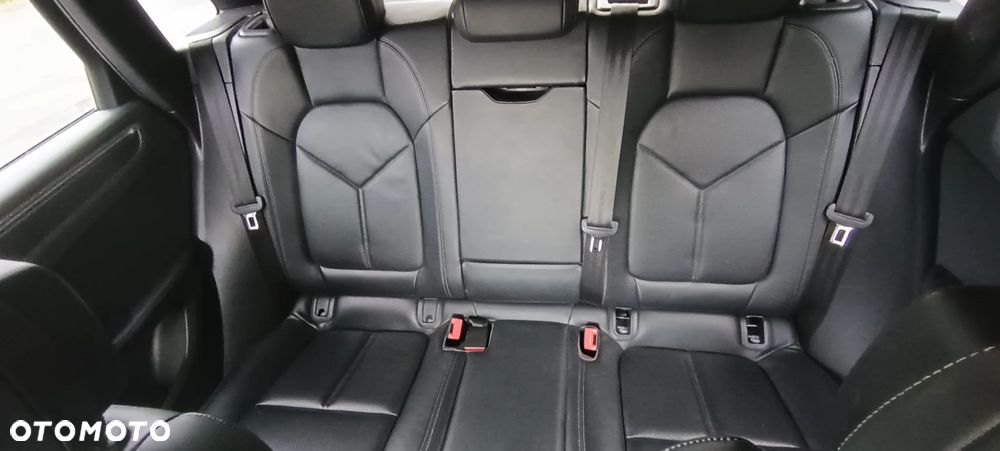 Porsche Macan Standard - 16