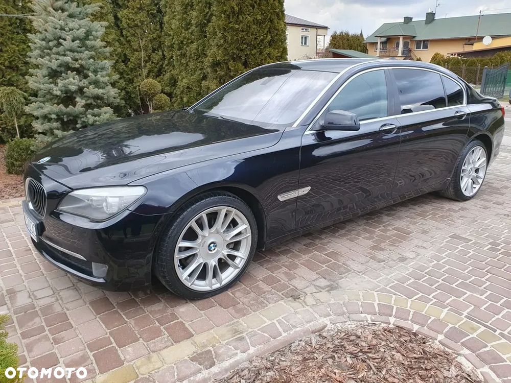 BMW Seria 7 750i xDrive - 1