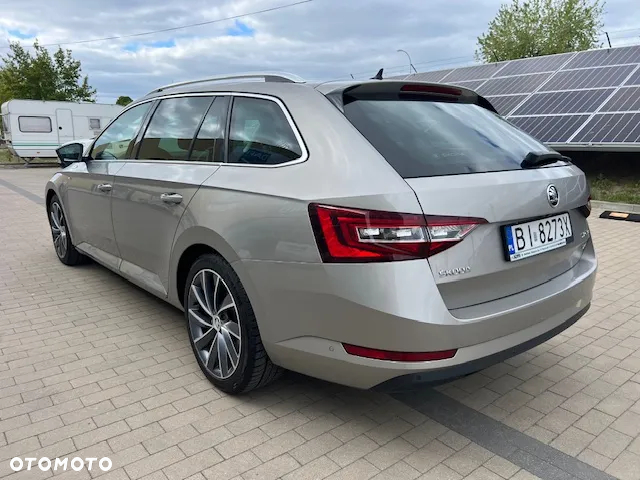 Skoda Superb 2.0 TDI L&K DSG - 8