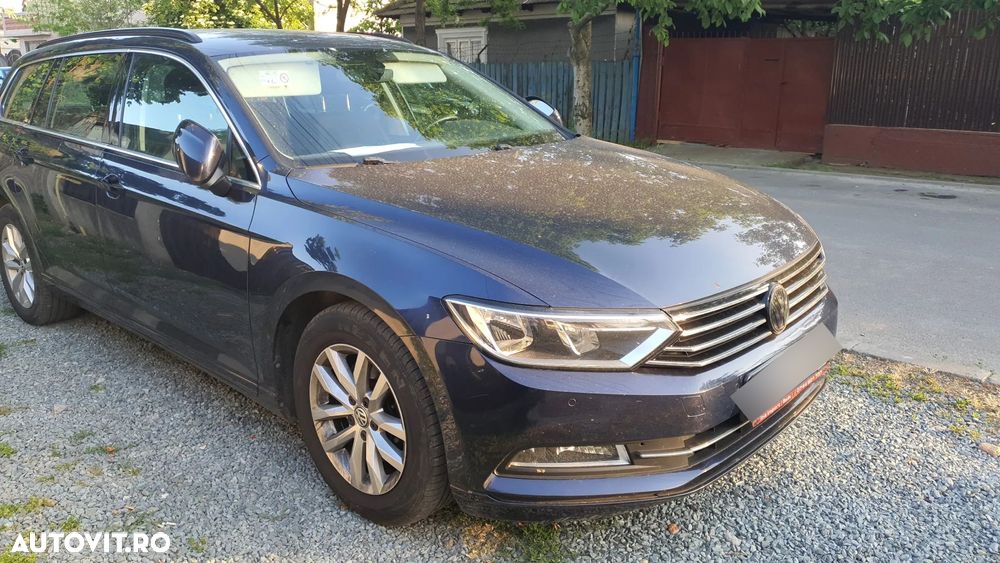Volkswagen Passat - 1