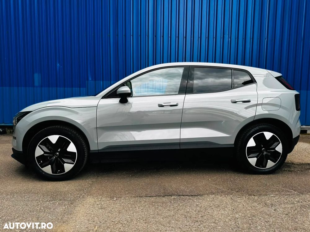 Volvo EX30 Single Motor Extended Range RWD Core - 4