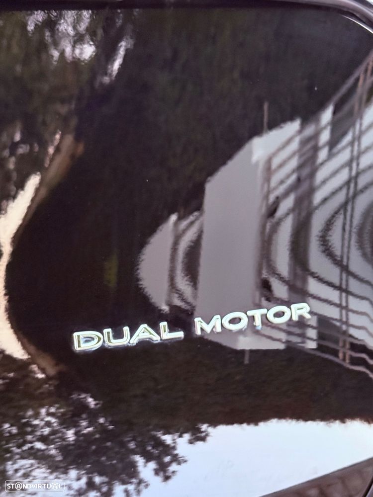 Tesla Model Y Long Range Dual Motor AWD - 33