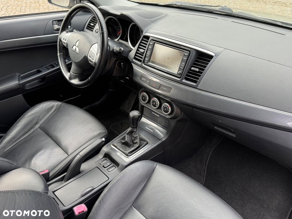 Mitsubishi Lancer 1.8 Invite - 12