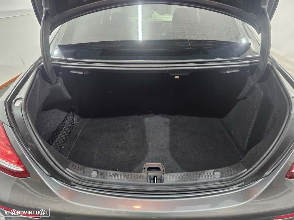 Mercedes-Benz E 220 d AMG - 11