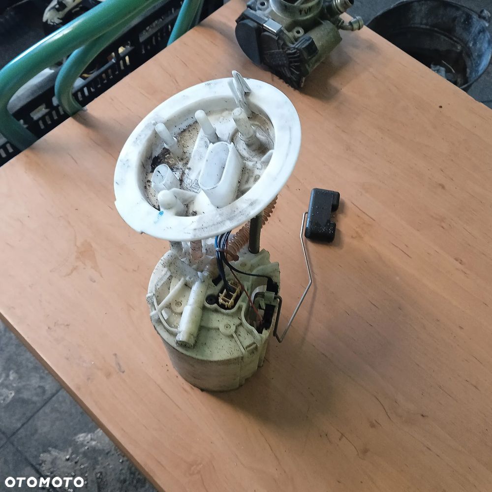 Pompa paliwa A4 B8 8K0919050H - 1