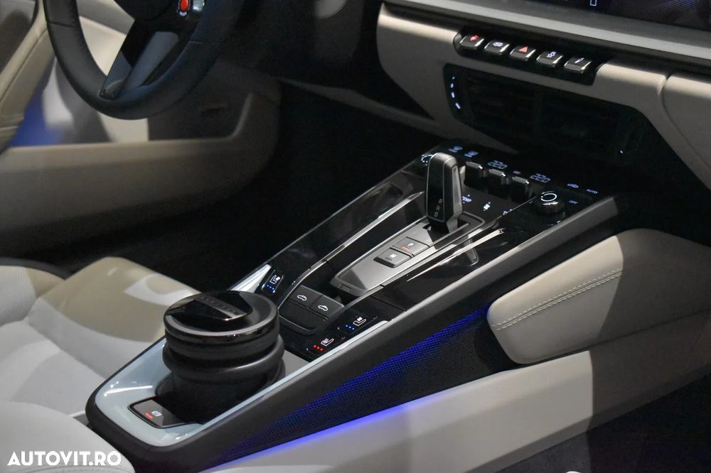 PORSCHE 911 2025 — imagine 14