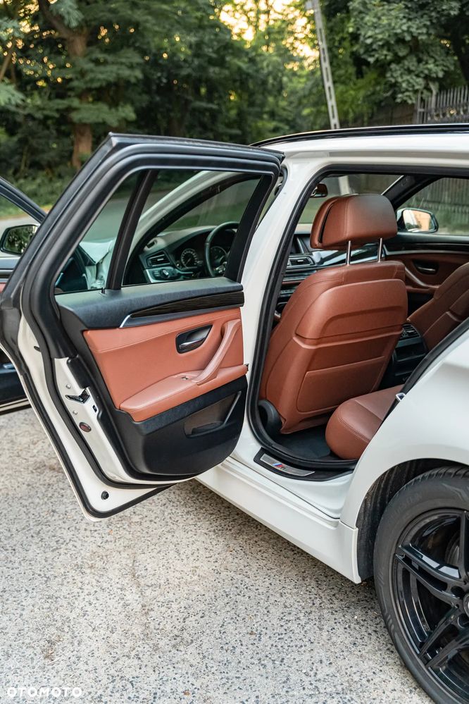 BMW Seria 5 530d xDrive - 34