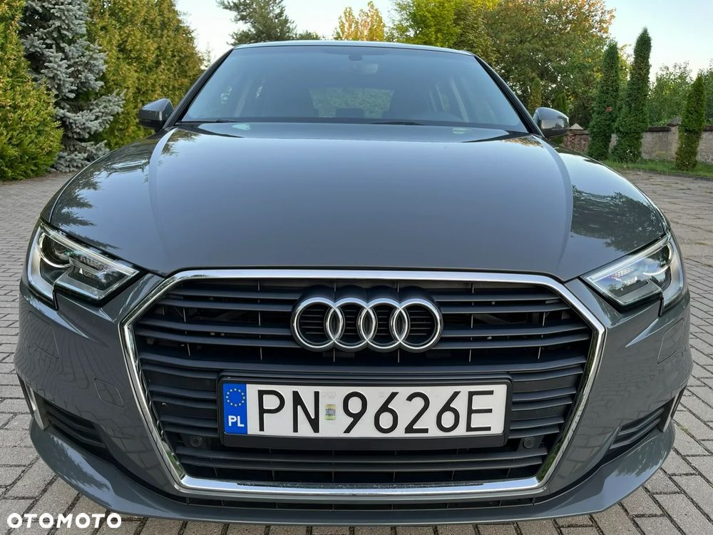 Audi A3 Sportback 2.0 TDI design - 4