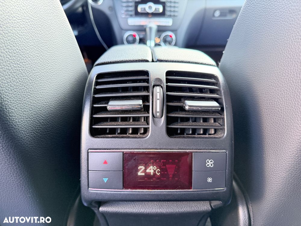 Mercedes-Benz C 300 CDI DPF 4Matic (BlueEFFICIENCY) 7G-TRONIC Avantgarde - 18