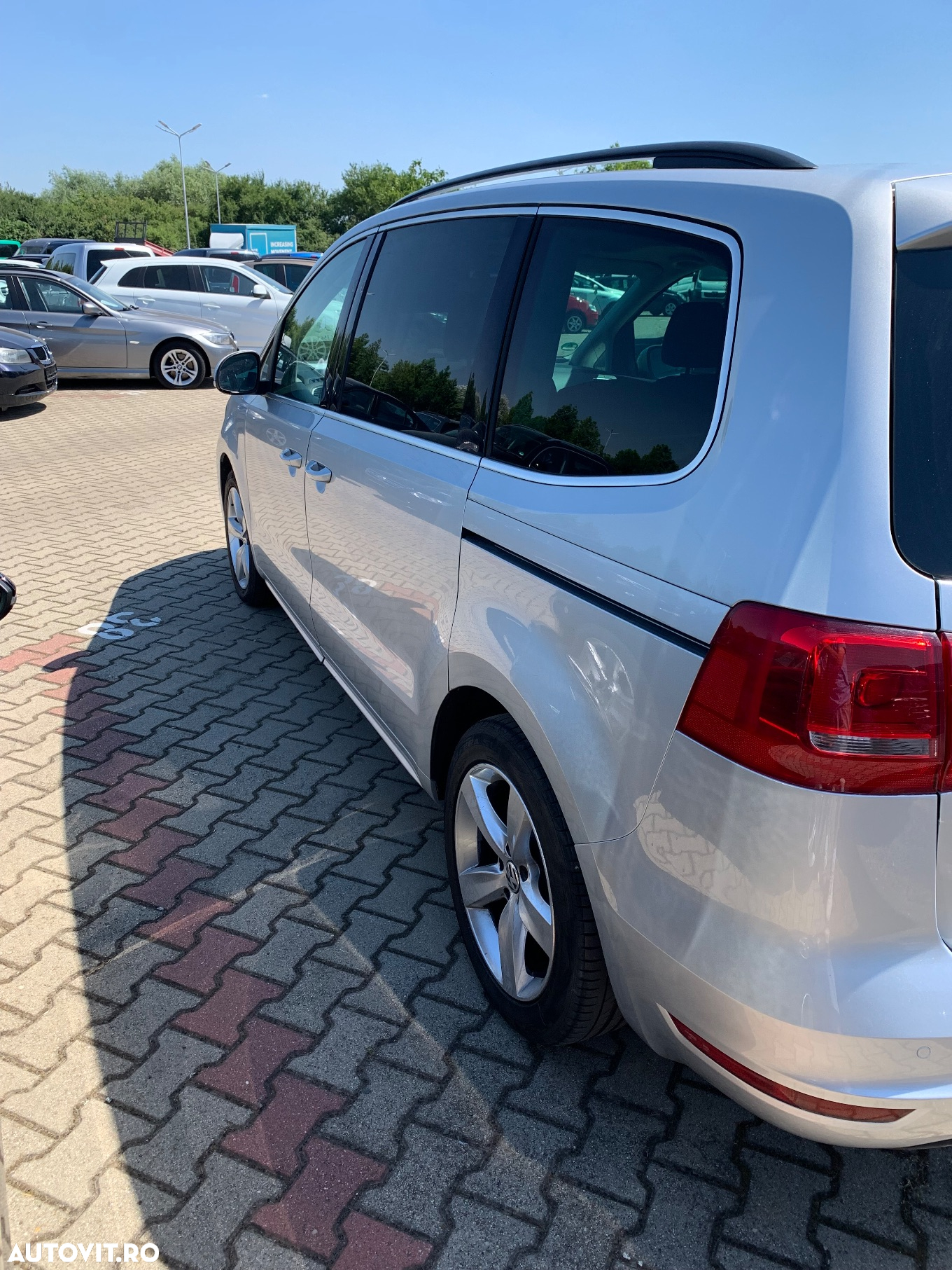 Volkswagen Sharan 2.0 TDI BlueMotion Technology Comfortline - 3