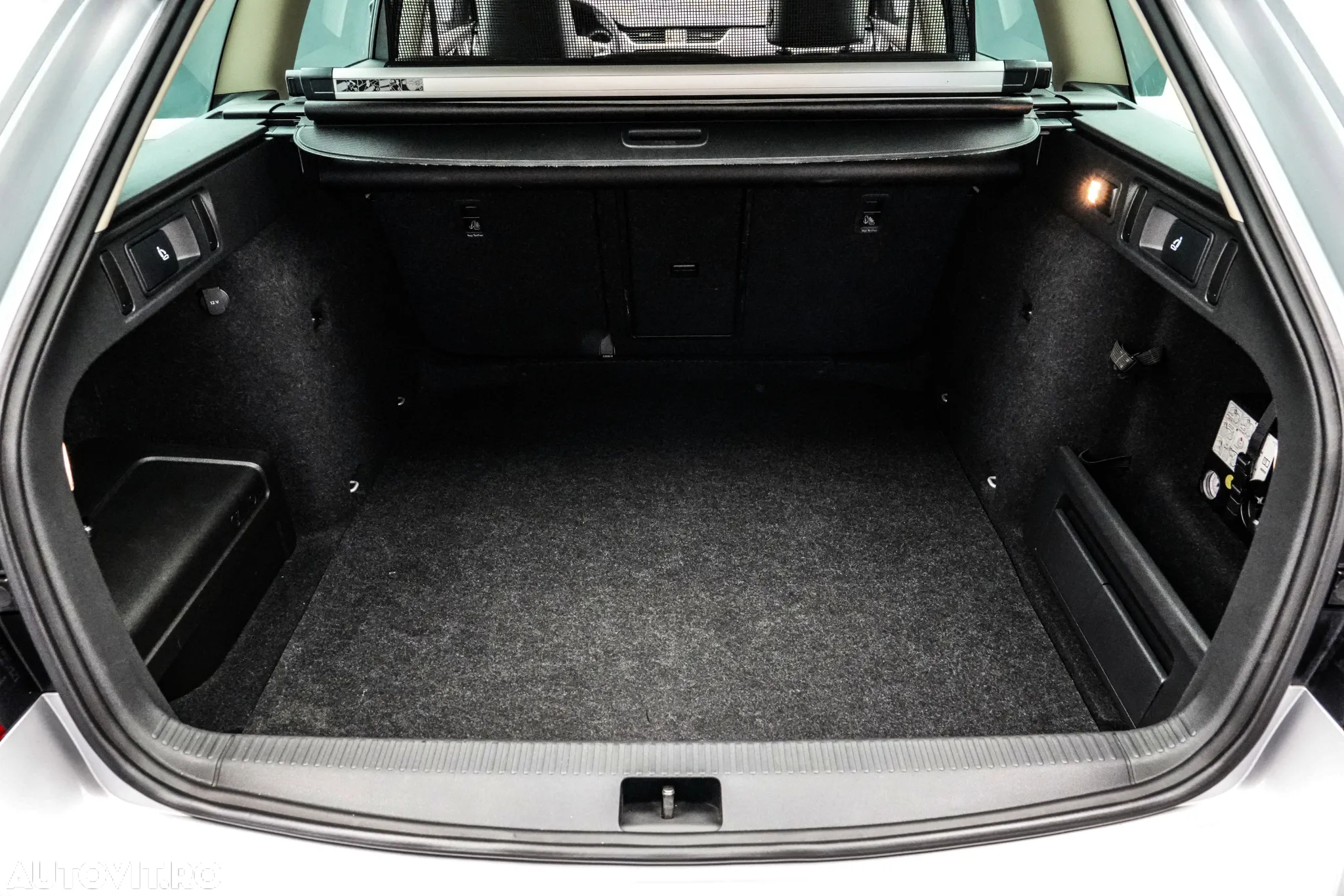 Skoda Octavia 2.0 TDI DSG Laurin&Klement - 32