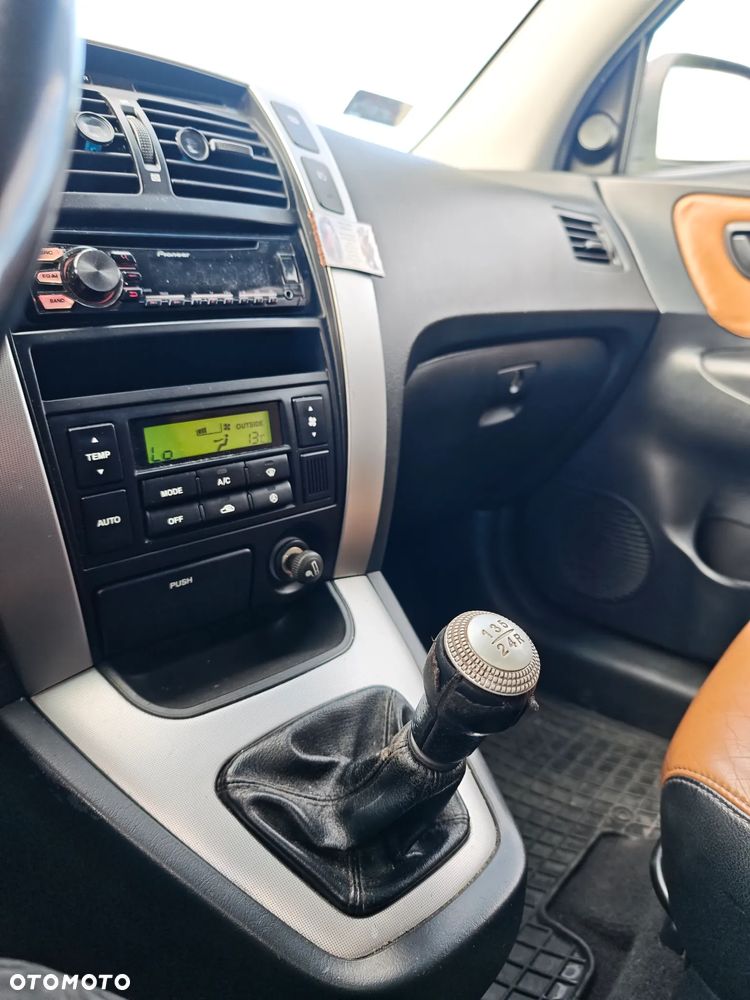 Hyundai Tucson 2.0 Comfort 2WD - 28