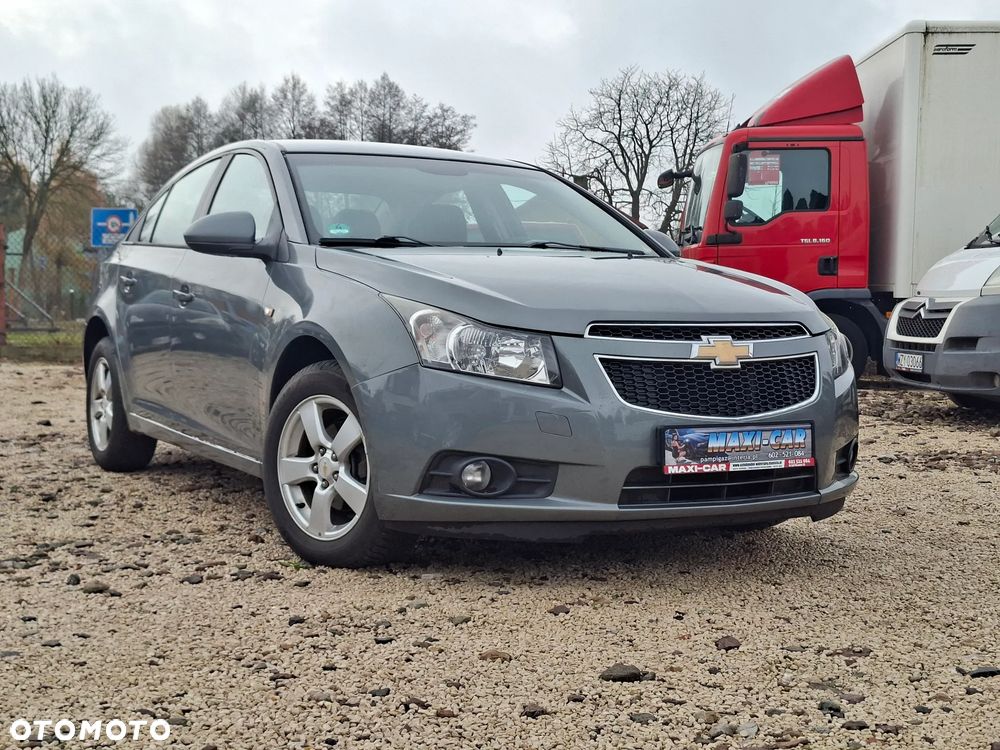 Chevrolet Cruze 1.6 LS - 4