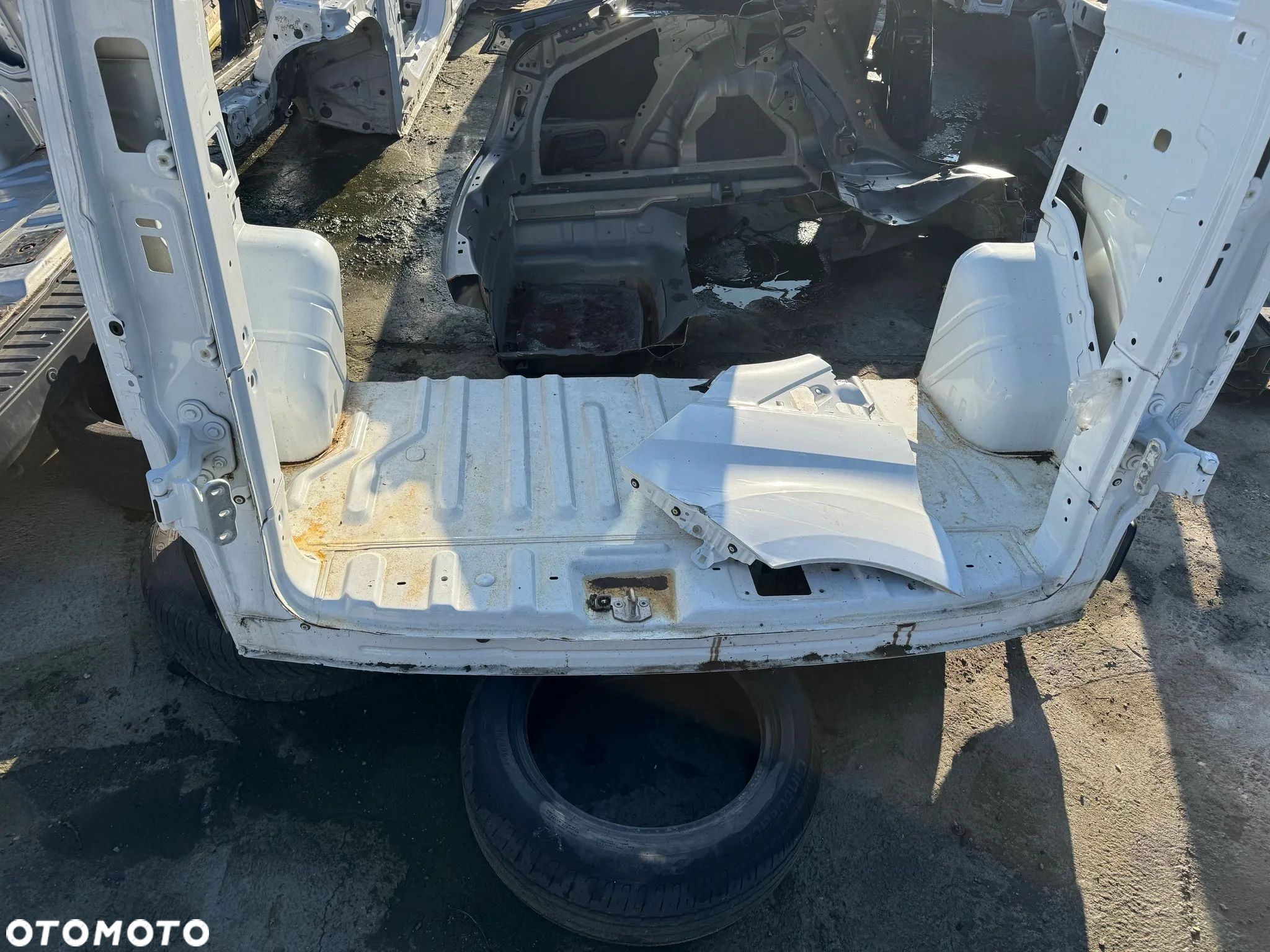 Ford Transit Custom mk10 2022 rok błotnik ćwiartka dach bok dupa drzwi lewe - 1