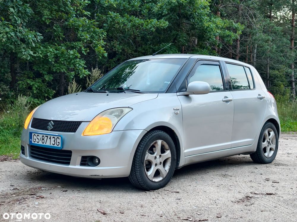 Suzuki Swift 1.3 DDiS Club - 4