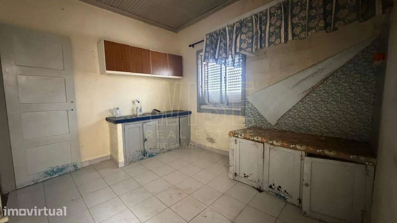 Moradia T3 para recuperar na Pedrulha, Coimbra - Grande imagem: 3/7