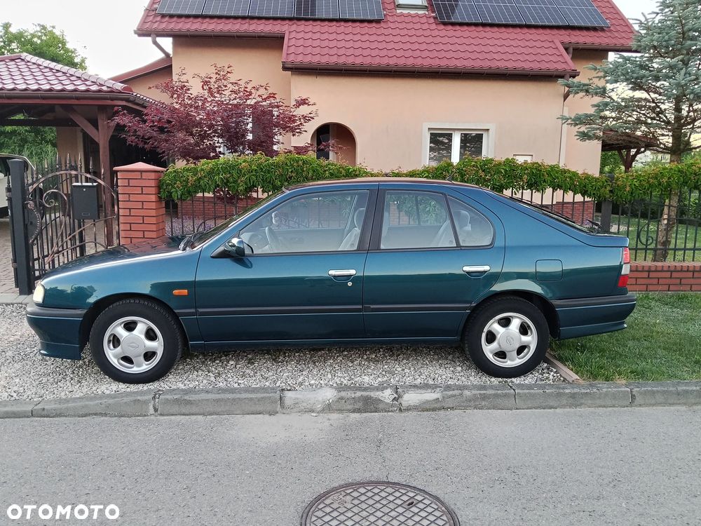 Nissan Primera 2.0 Ambiente - 8