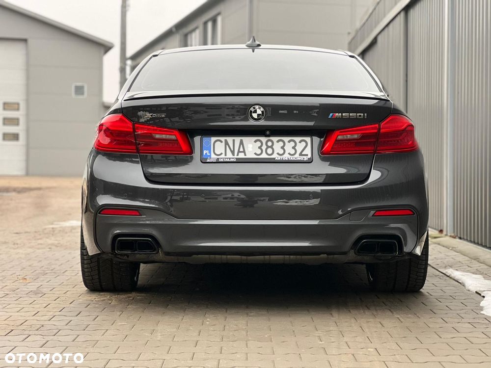 BMW Seria 5 M550i xDrive - 7