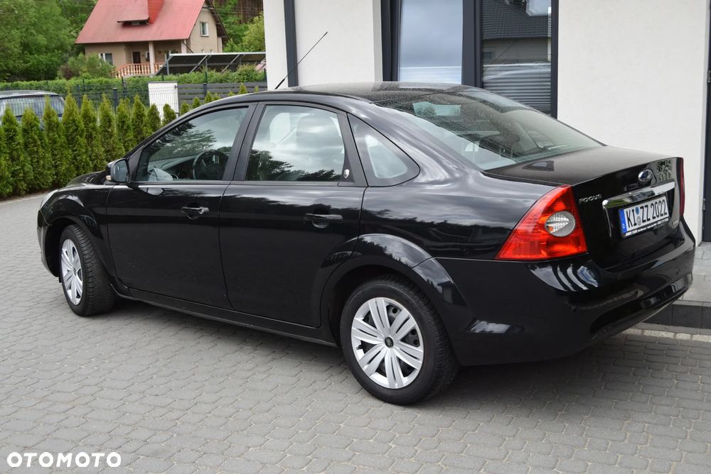 Ford Focus 2.0 TDCi DPF Ghia - 12