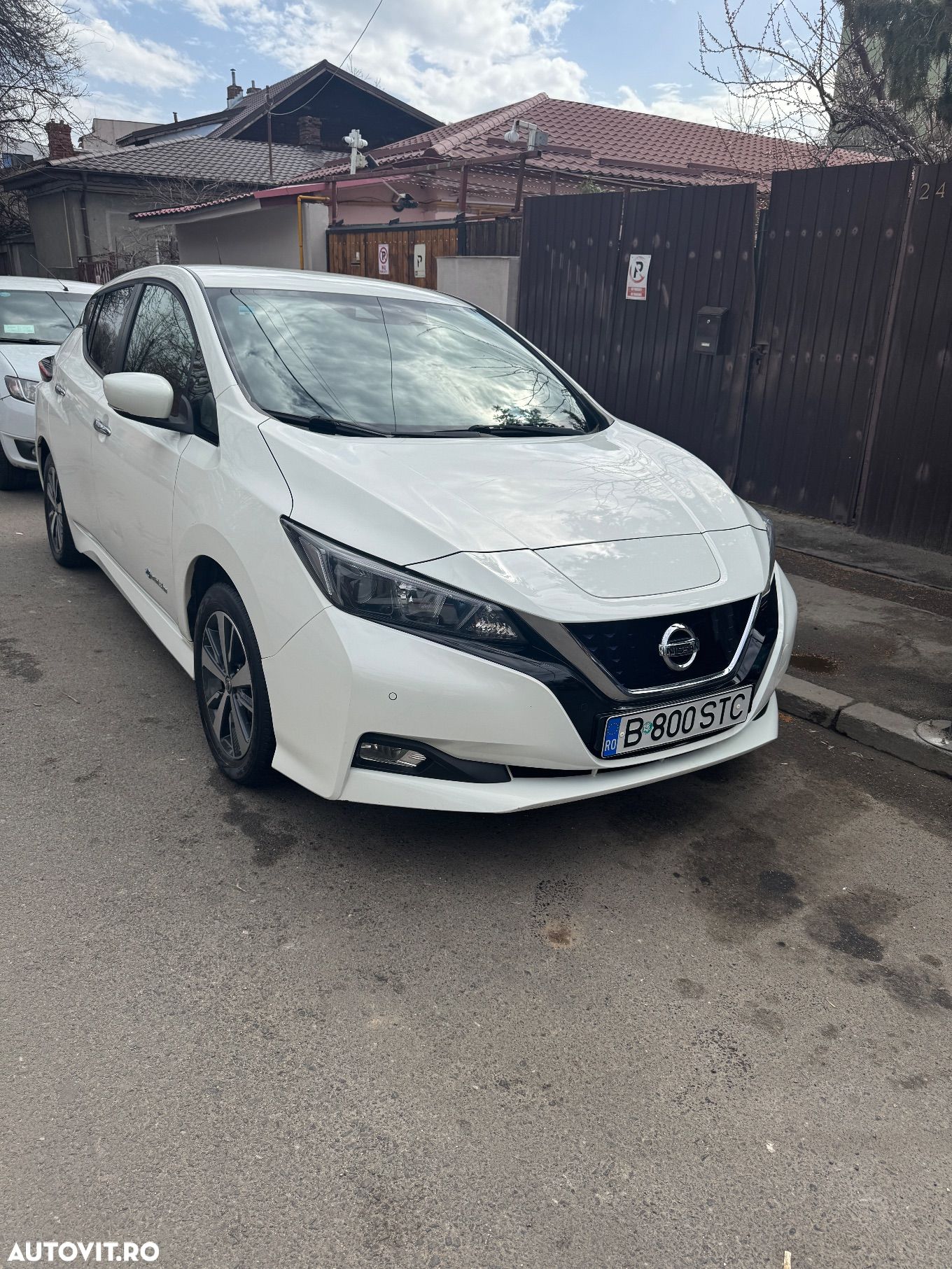 Nissan LEAF 39 kWh N-Connecta - 1