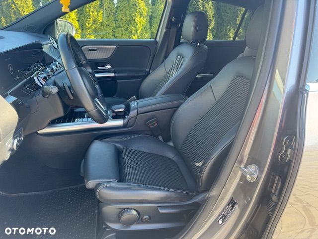 Mercedes-Benz GLA - 10