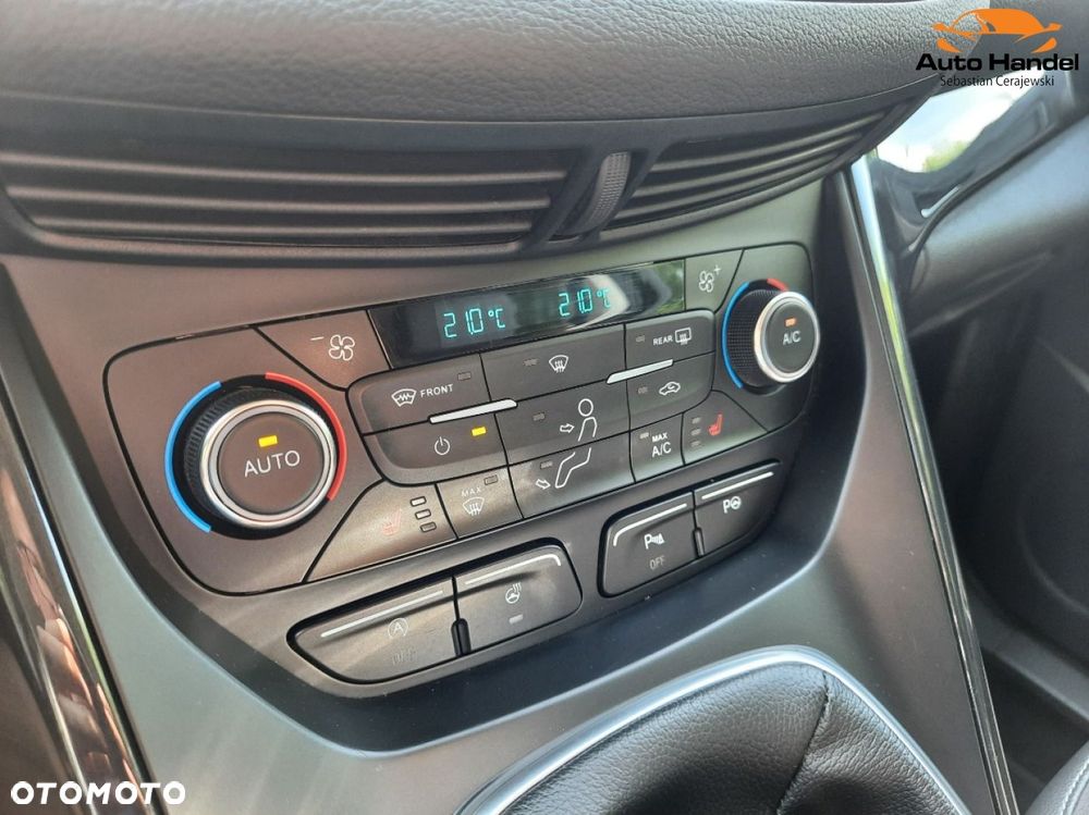 Ford Kuga 1.5 EcoBoost 2x4 Titanium - 30