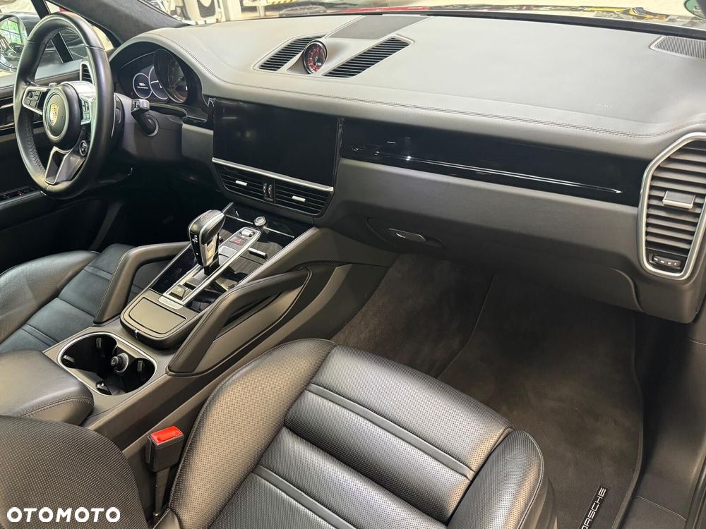 Porsche Cayenne - 21