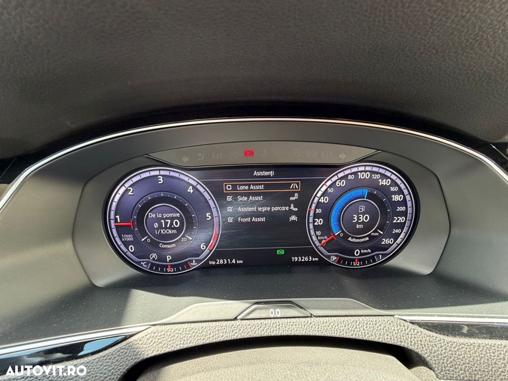 Volkswagen Passat - 12