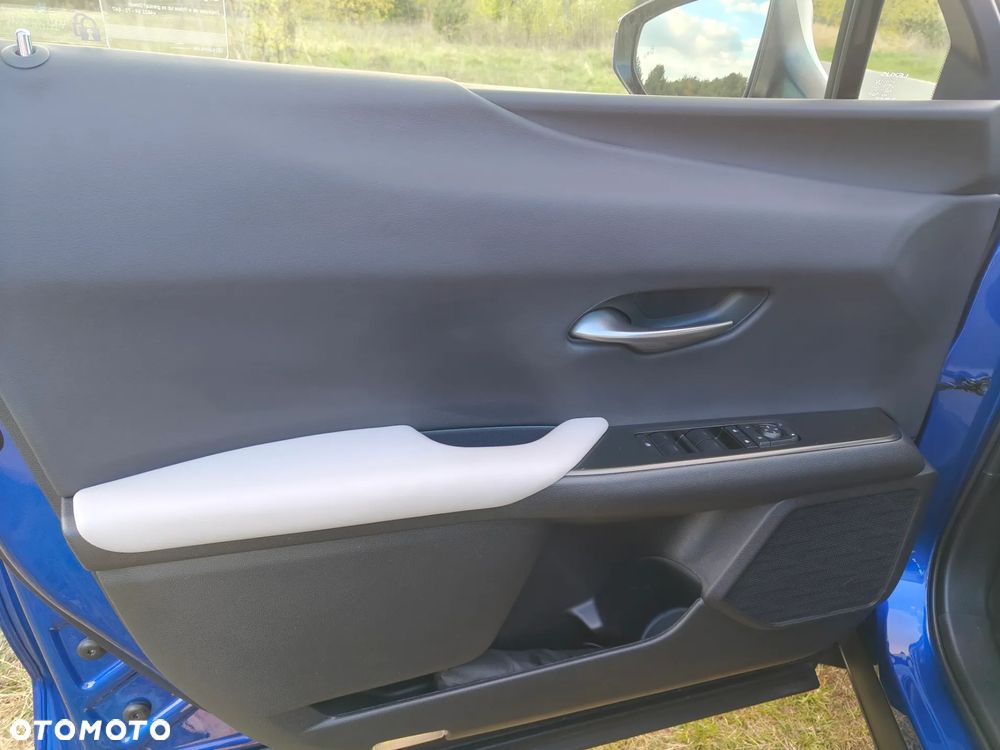 Lexus UX - 16