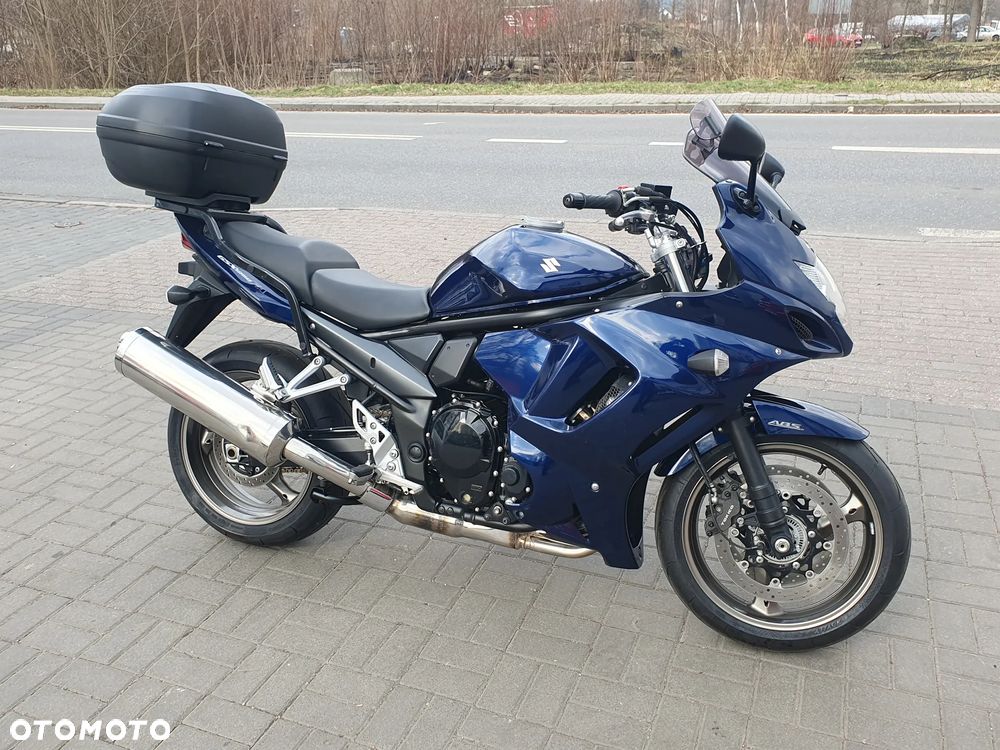 Suzuki GSX - 11