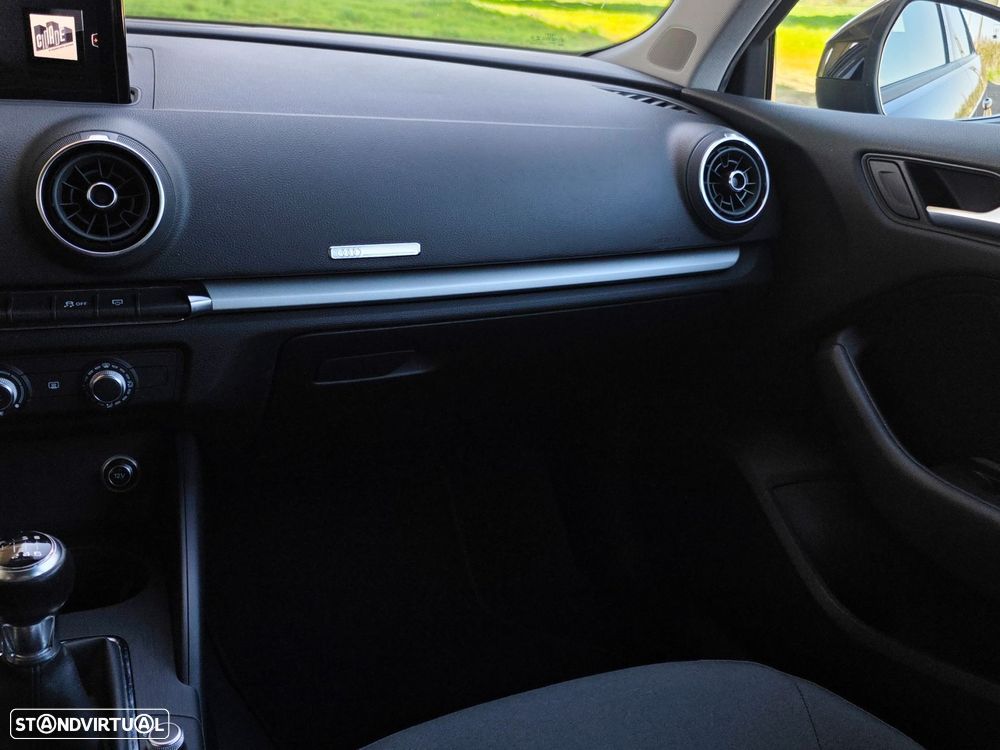 Audi A3 Sportback 30 TDI Sport - 46