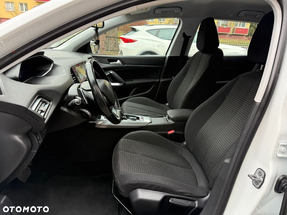 Peugeot 308 1.5 BlueHDi Active Pack Business S&S EAT8 - 31