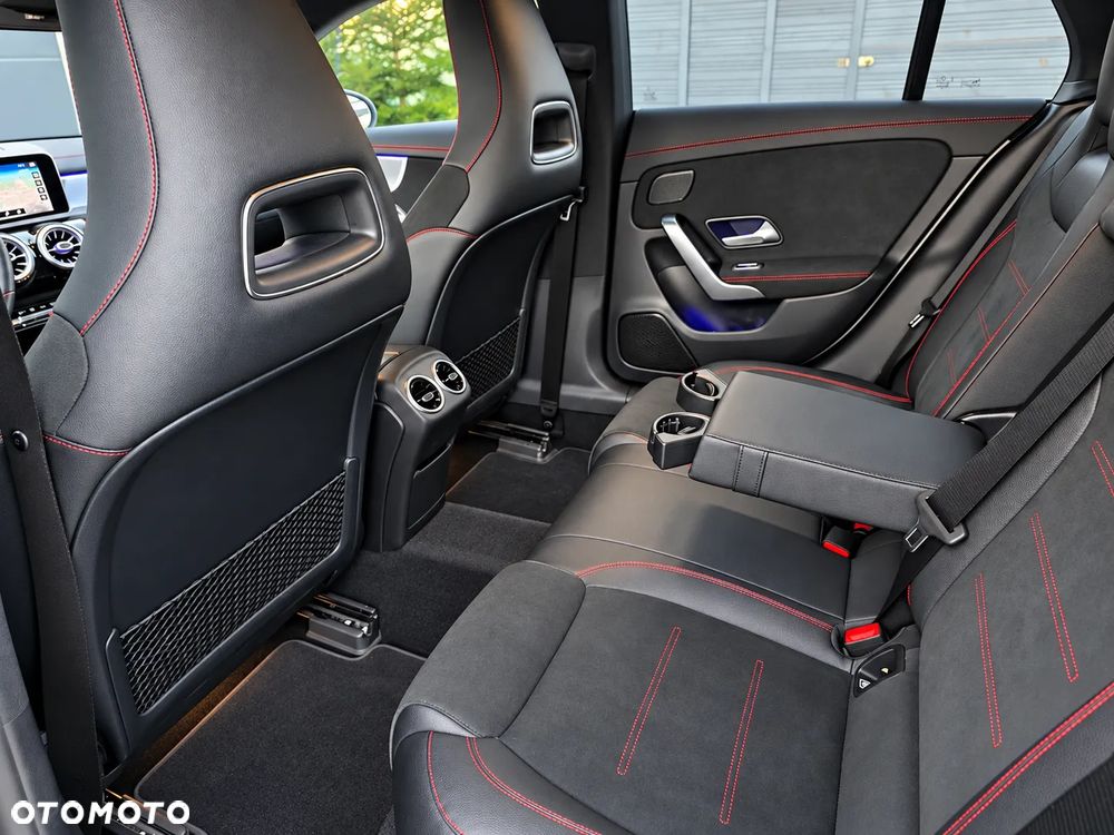Mercedes-Benz CLA - 8