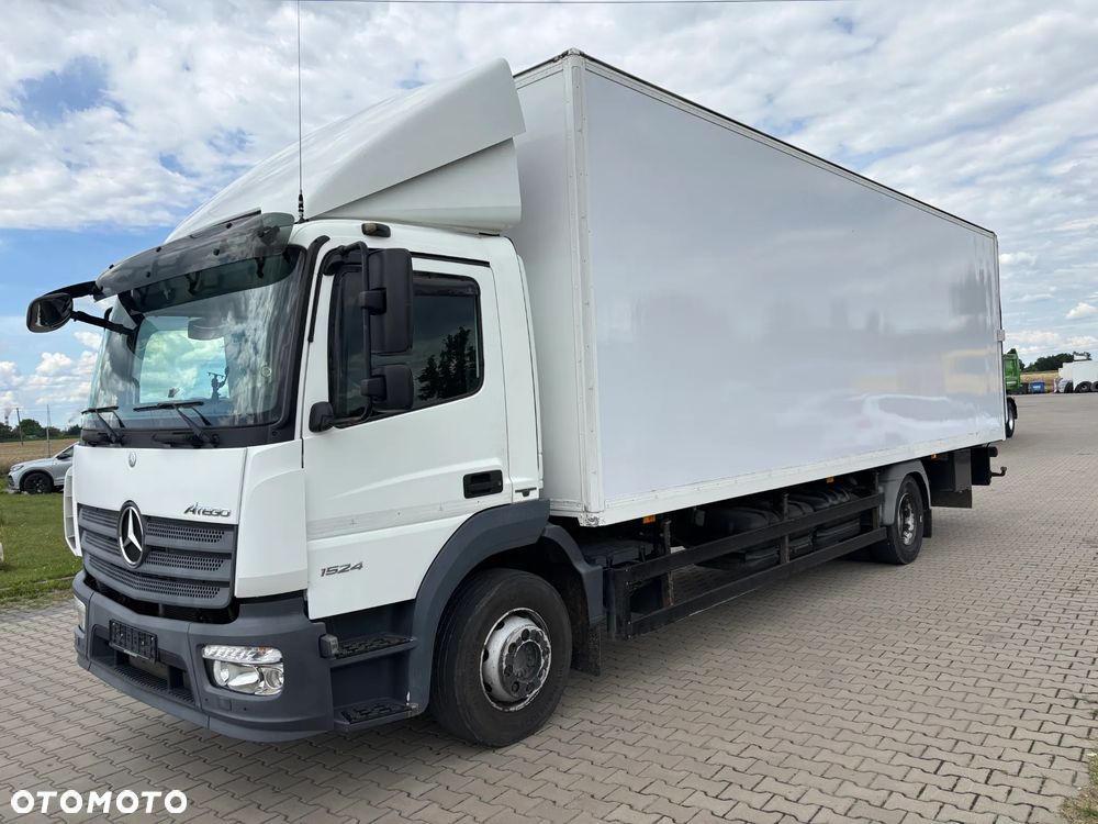 Mercedes-Benz ATEGO 1524  EURO 6 (1527, 1530) kontener z windą , kabina przeedłużana  z łóżkiem składanym, kurierka, paletówka, - 2