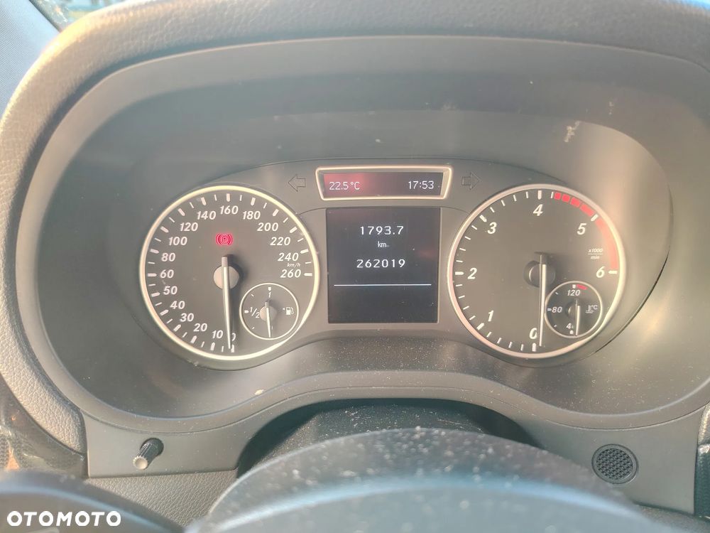 Mercedes-Benz Klasa B 180 CDI (BlueEFFICIENCY) - 12