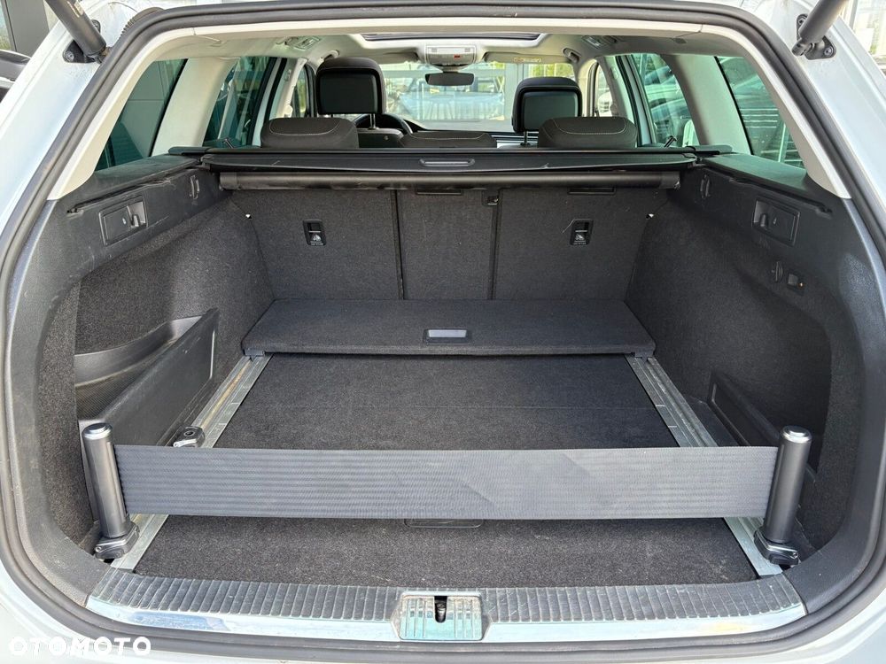 Volkswagen Passat - 19