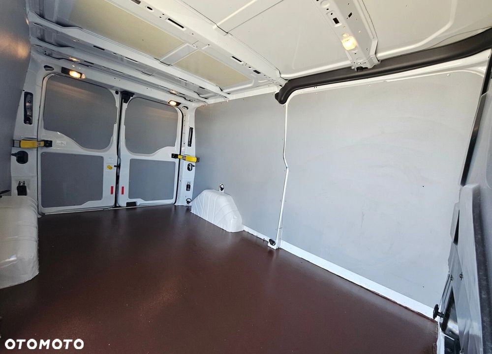 Ford Transit - 12