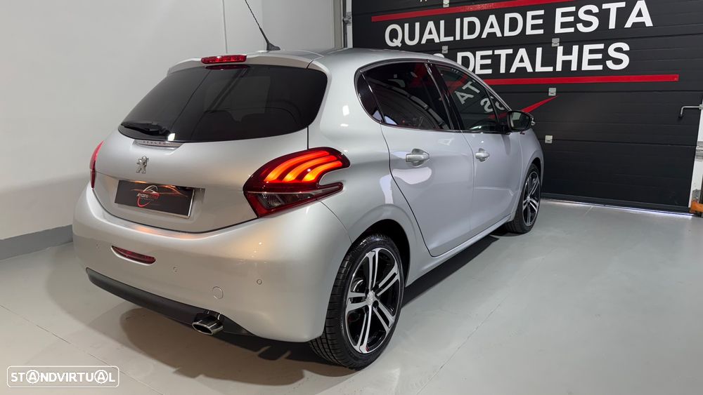 Peugeot 208 1.2 PureTech GT Line - 8