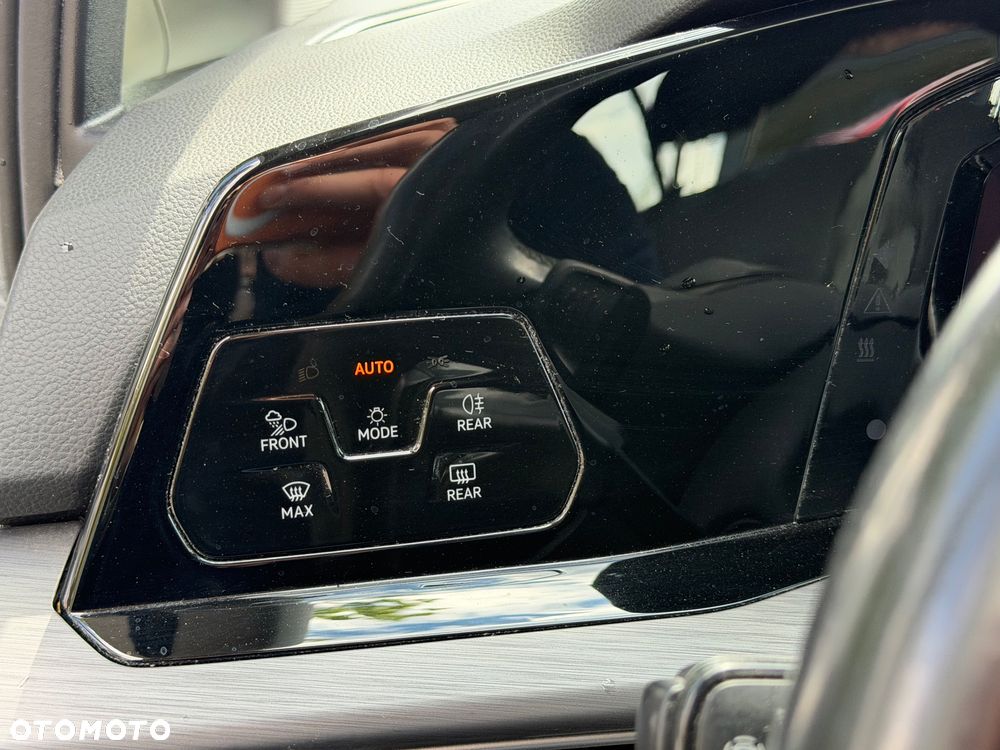 Volkswagen Golf - 20