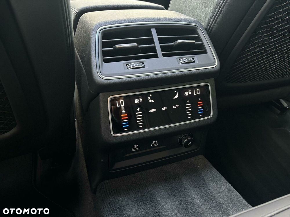 Audi A6 Allroad - 32