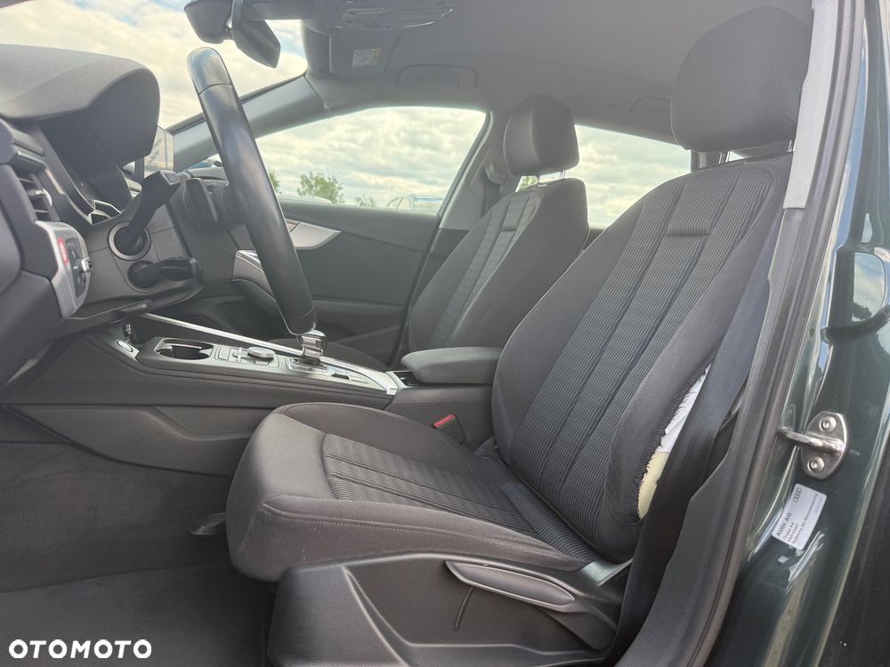 Audi A4 Avant 2.0 TDI ultra S tronic sport - 32