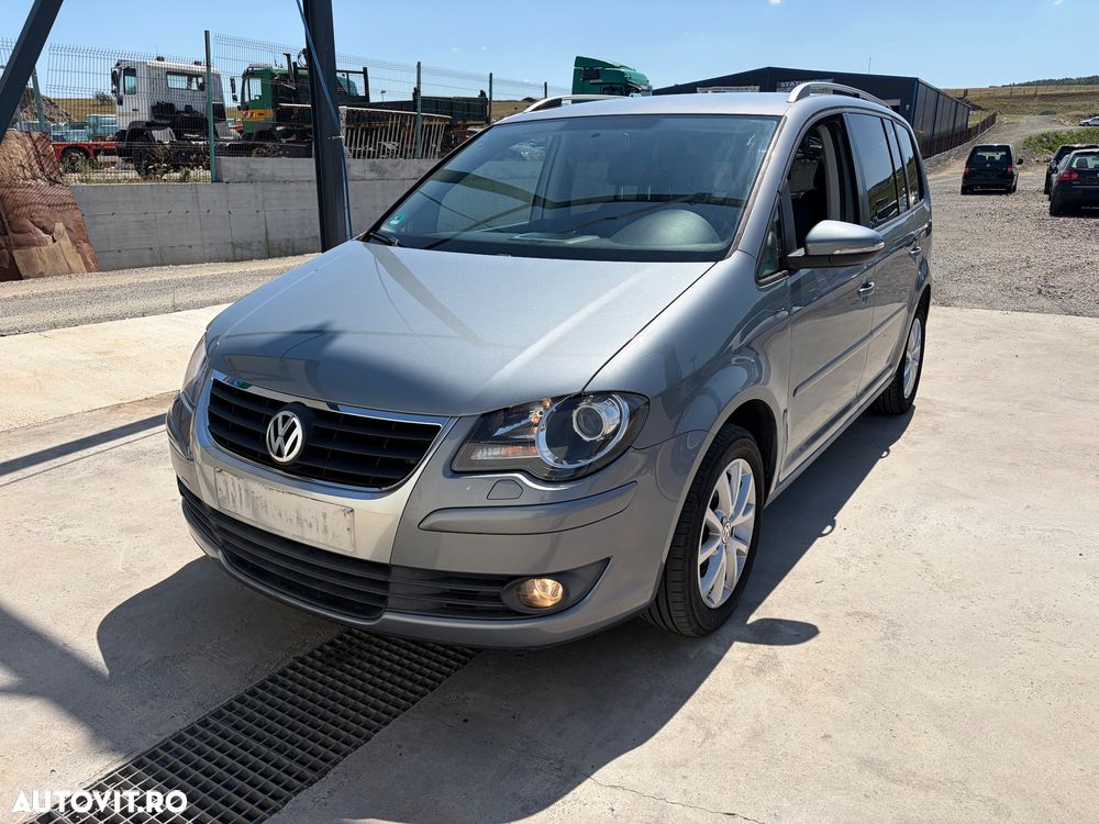 Volkswagen Touran 1.4 TSI DSG Comfortline - 1
